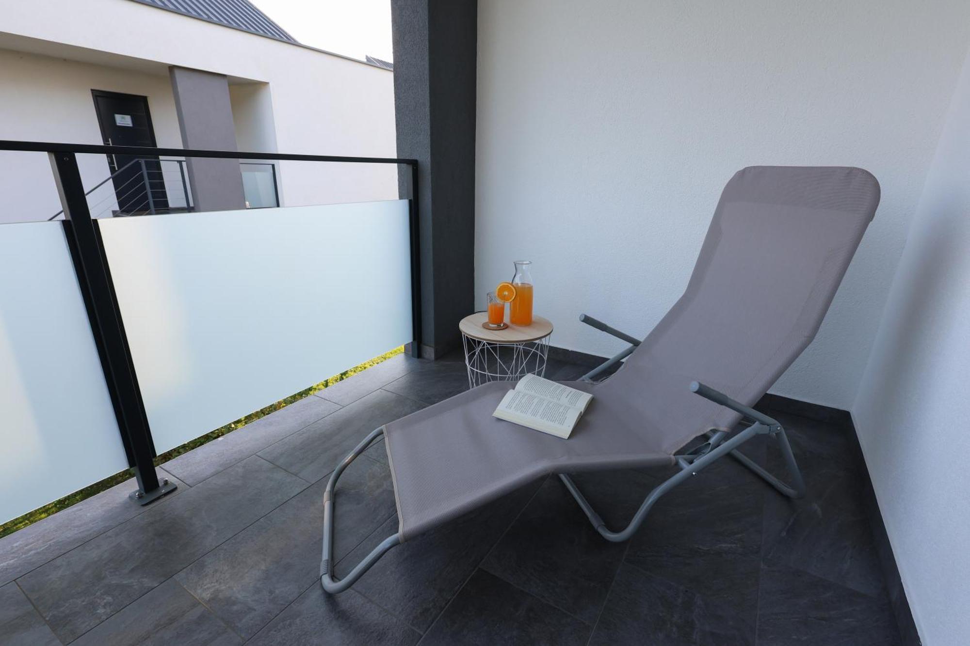 White Mountain Apartment Banovci Exterior photo